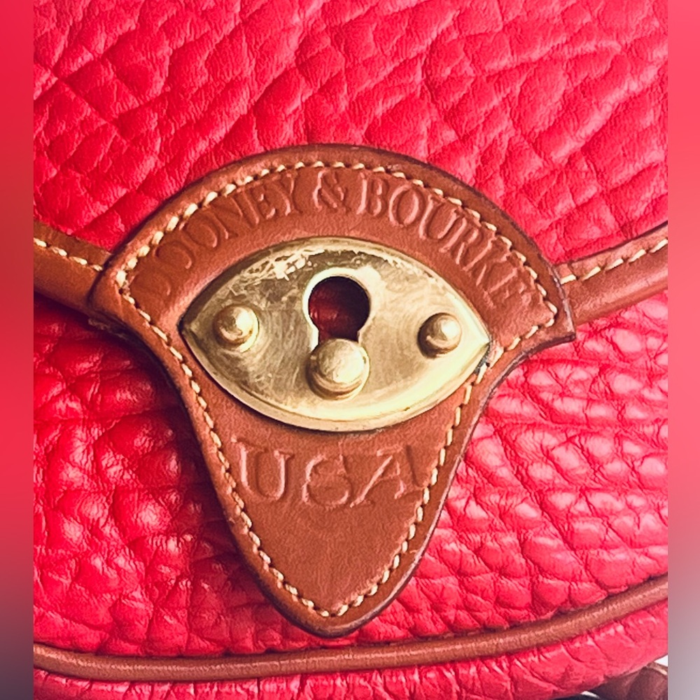 ♦️HOST PICK ♦️VINTAGE DOONEY & BOURKE RED BRITISH TAN CAVALRY SADDLEBAG … - Picture 13 of 16